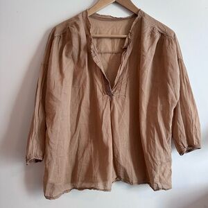 Light weight blouse top. Made in Italy. Size M-L.